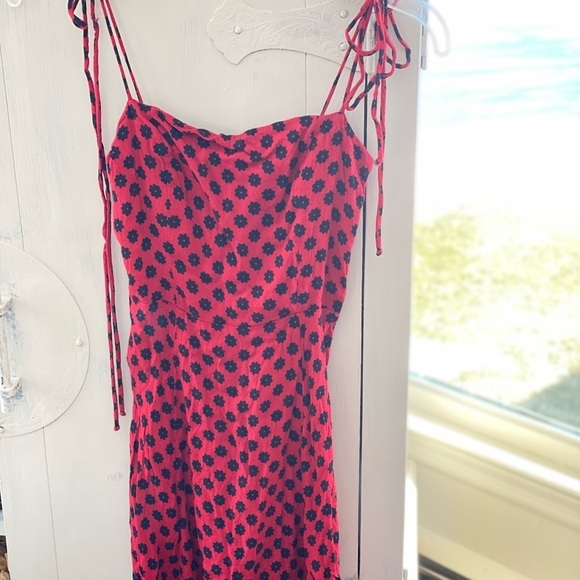 Reformation - Picture 4 of 10